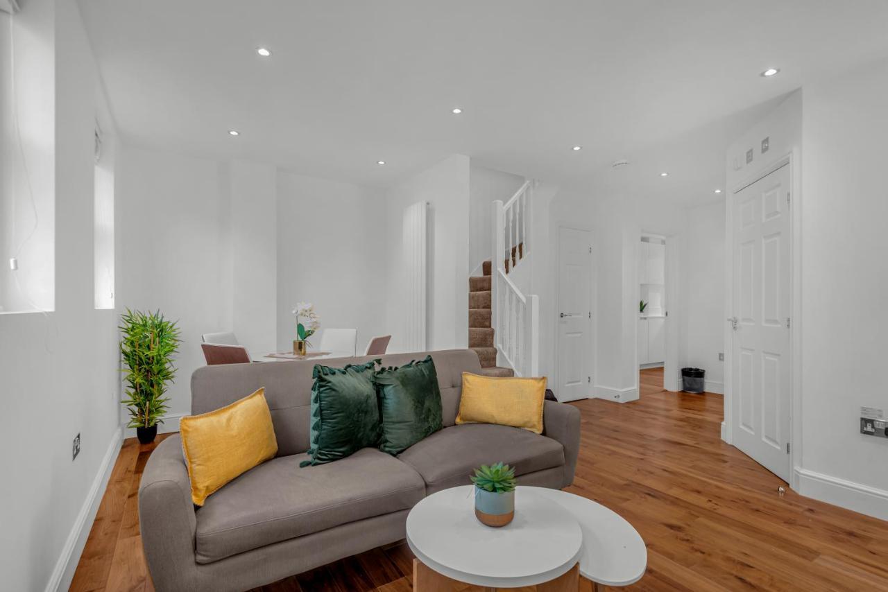 Mysquare Vibrant And Sleek 2 Bed In Artillery Lane Londra