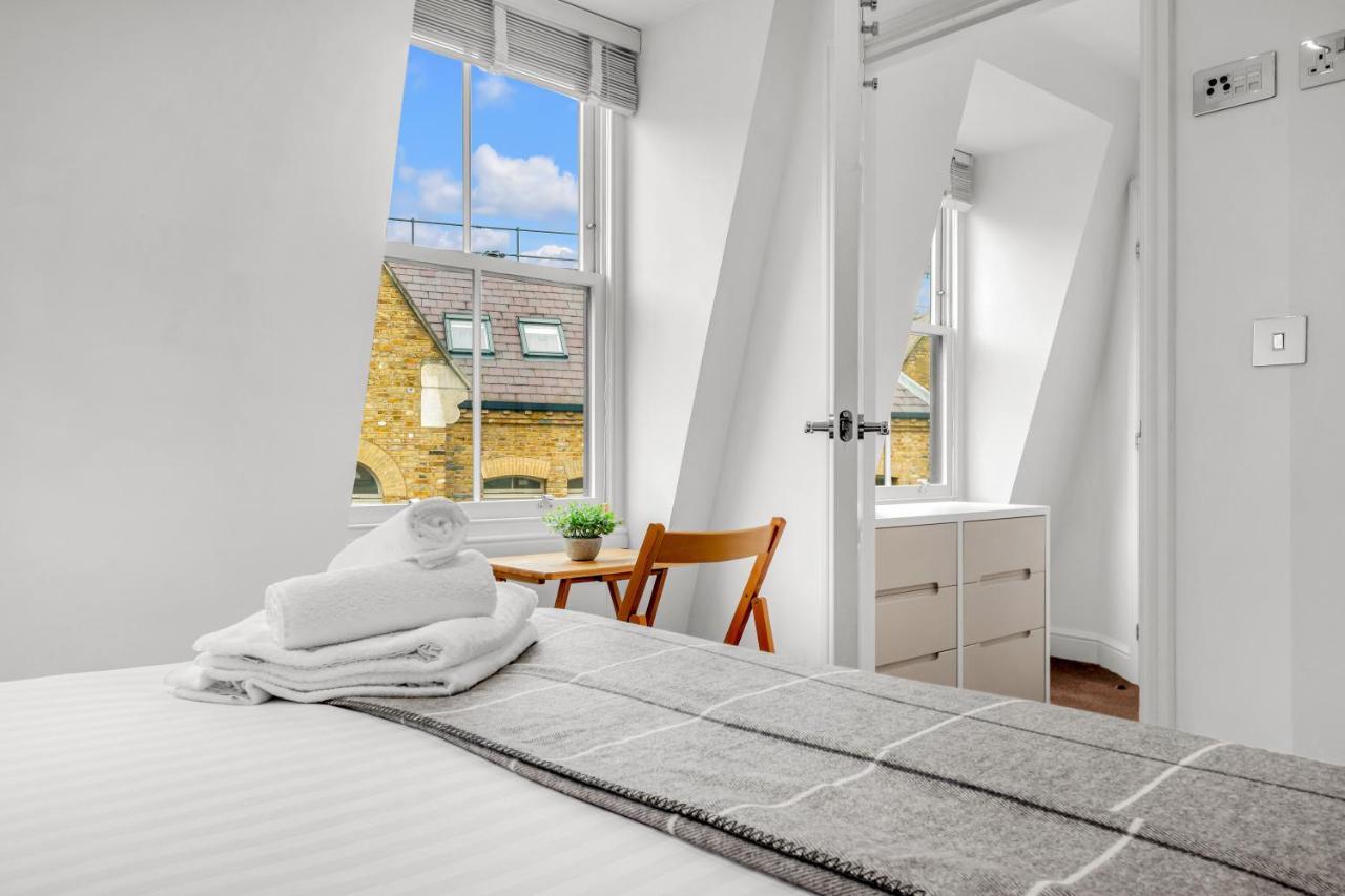Mysquare Vibrant And Sleek 2 Bed In Artillery Lane Londra